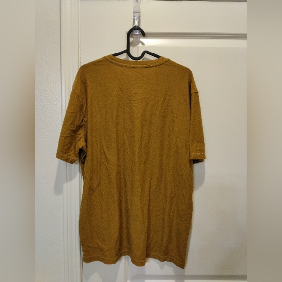 Vuori Mens Strato Tech Shirt in Mustard Yellow Performance Tee Activewear Top - Picture 4 of 6
